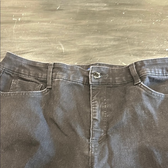 Bandolino Women’s Black Amy Jeans - 16 - Picture 3 of 5